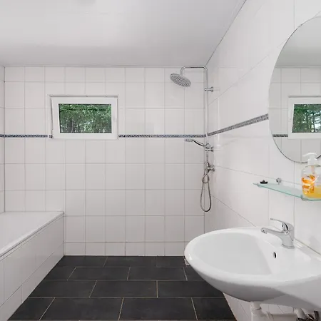 Casa de Férias Familiehuis Met Hottub & Sauna | 10 Pers. *