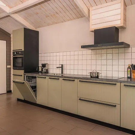 Familiehuis Met Hottub & Sauna | 10 Pers. Casa de Férias