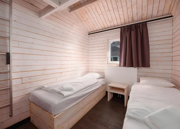Familiehuis Met Hottub & Sauna | 10 Pers. 度假居